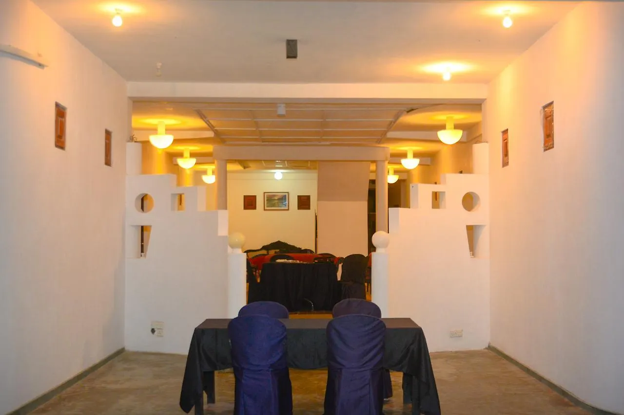 Rainbow Beach Hotel Negombo